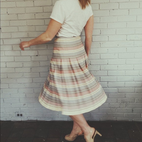 *SOLD* Vintage 1970’s Pastel Pleated Wool Skirt - Picture 3 of 6